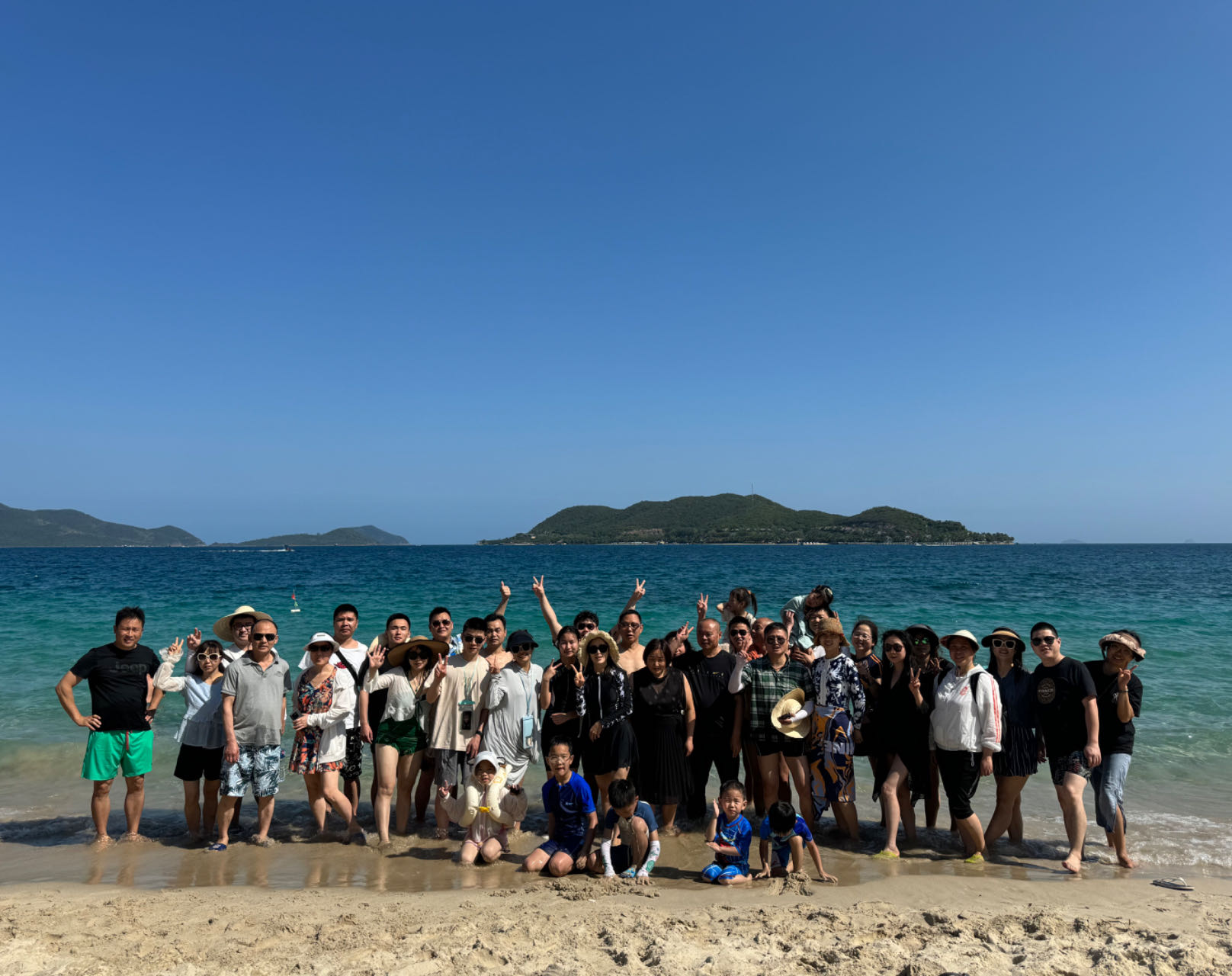 公司2024年組織員工及家屬在越南團(tuán)建